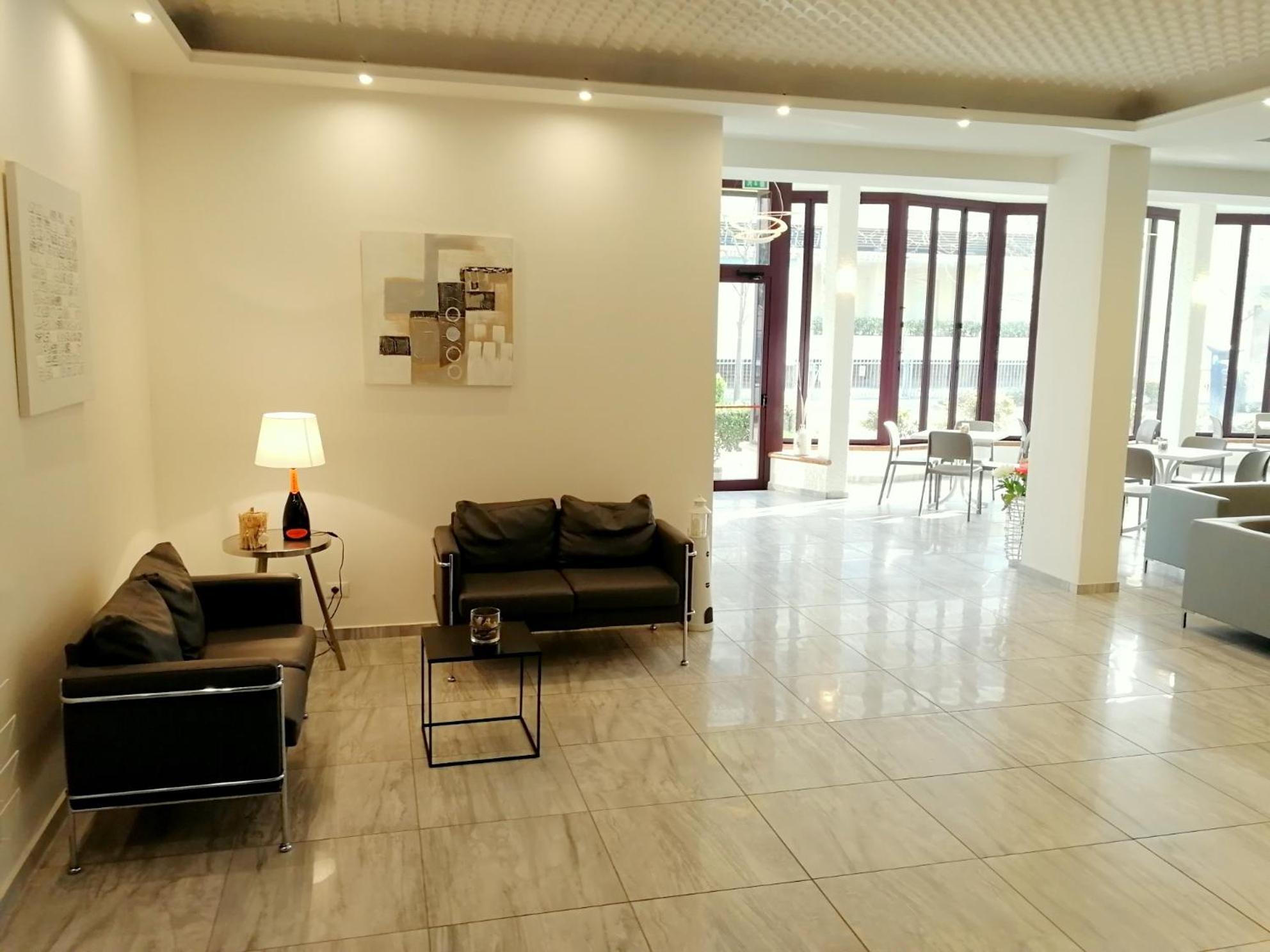 Hotel Atmosfere Beach 切塞纳蒂科 外观 照片